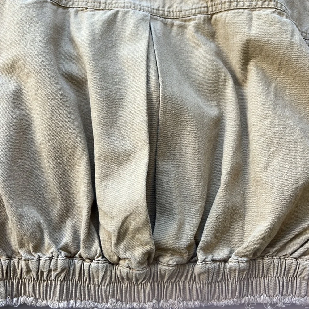 Cropped light cargo jacket. - Picture 7 of 7